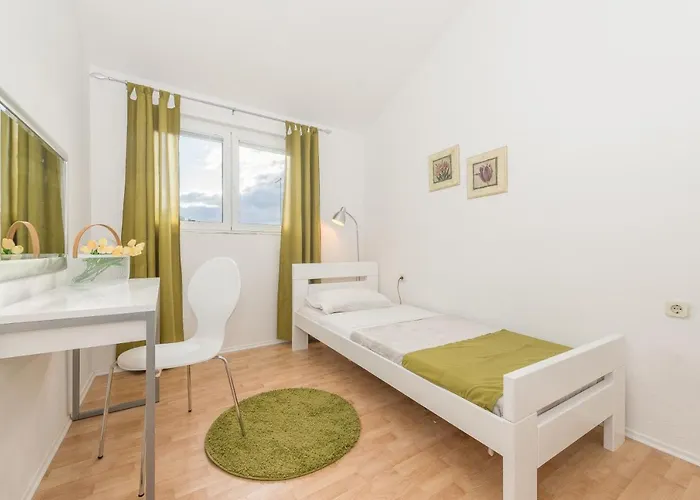 Maria Apartman *